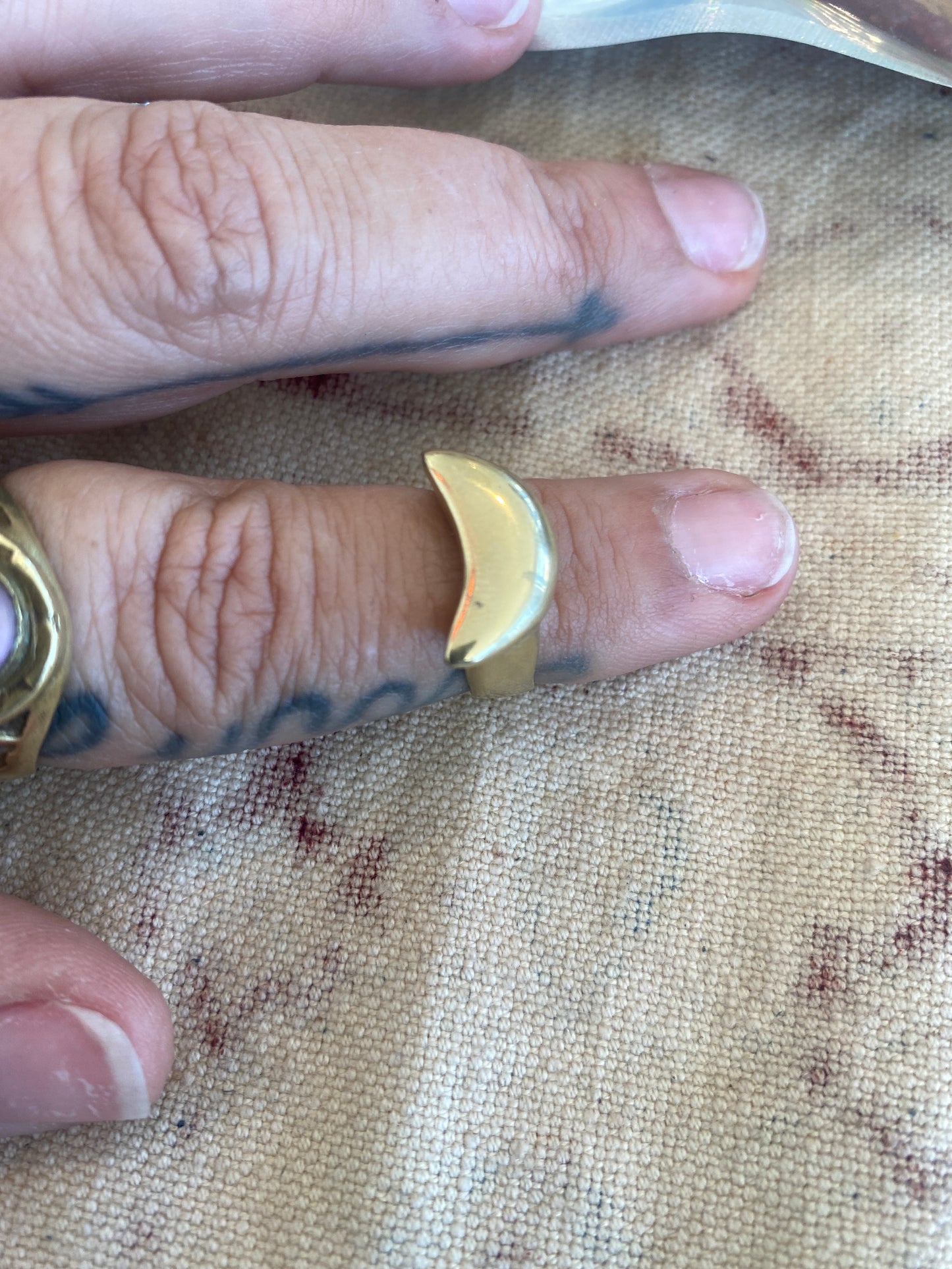 🚚💨Tiny Moon Ring Bronze
