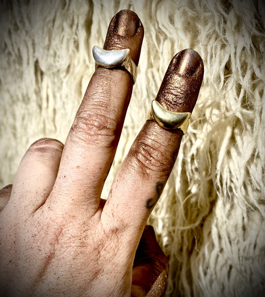 🚚💨Tiny Moon Ring Sterling